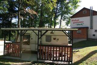 Кемпинги Auto-Camping Park Еленя-Гура Передвижной дом в кемпинге для 2 гостей-3
