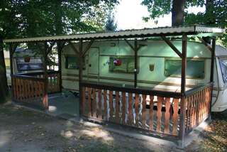 Кемпинги Auto-Camping Park Еленя-Гура Передвижной дом в кемпинге для 4 гостей-7